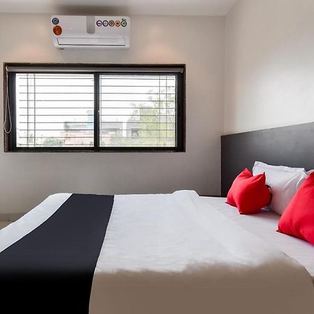 Capital O 71866 Hotel Ansh Aurangābād Extérieur photo