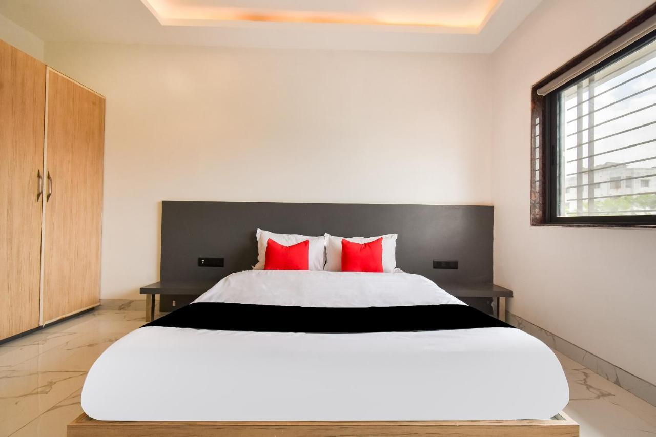 Capital O 71866 Hotel Ansh Aurangābād Extérieur photo