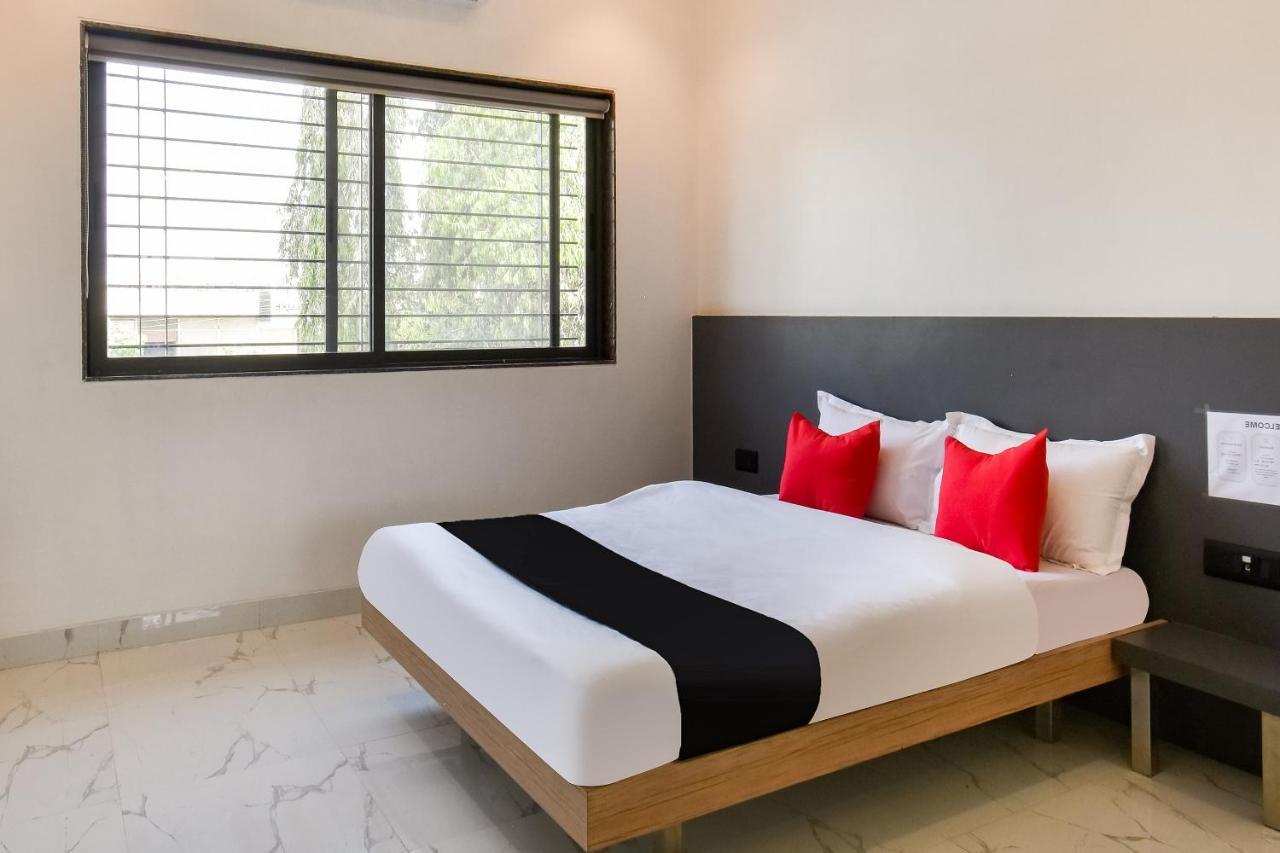 Capital O 71866 Hotel Ansh Aurangābād Extérieur photo