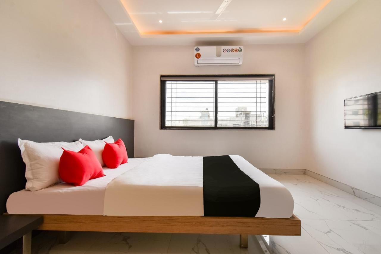 Capital O 71866 Hotel Ansh Aurangābād Extérieur photo