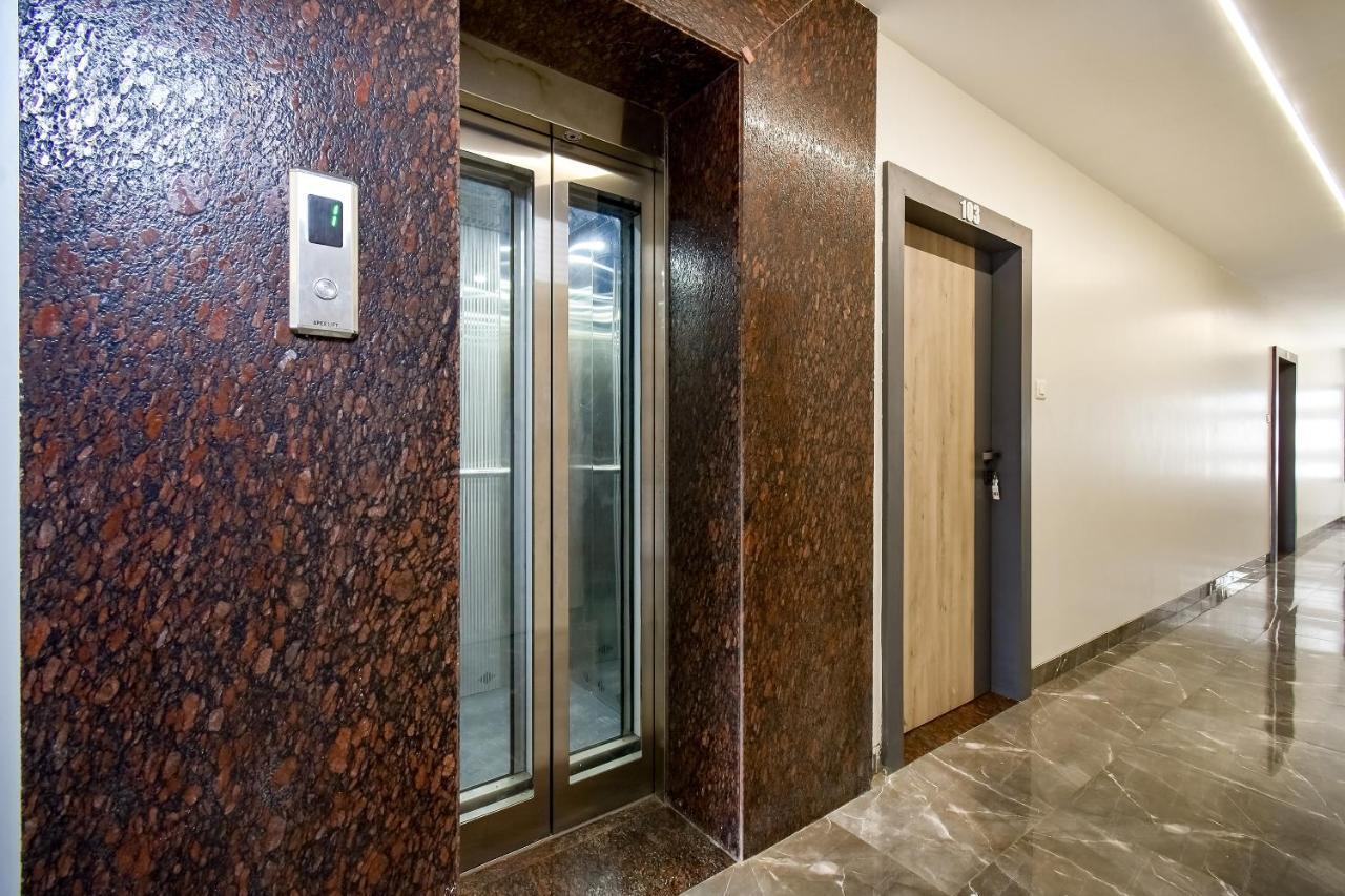 Capital O 71866 Hotel Ansh Aurangābād Extérieur photo