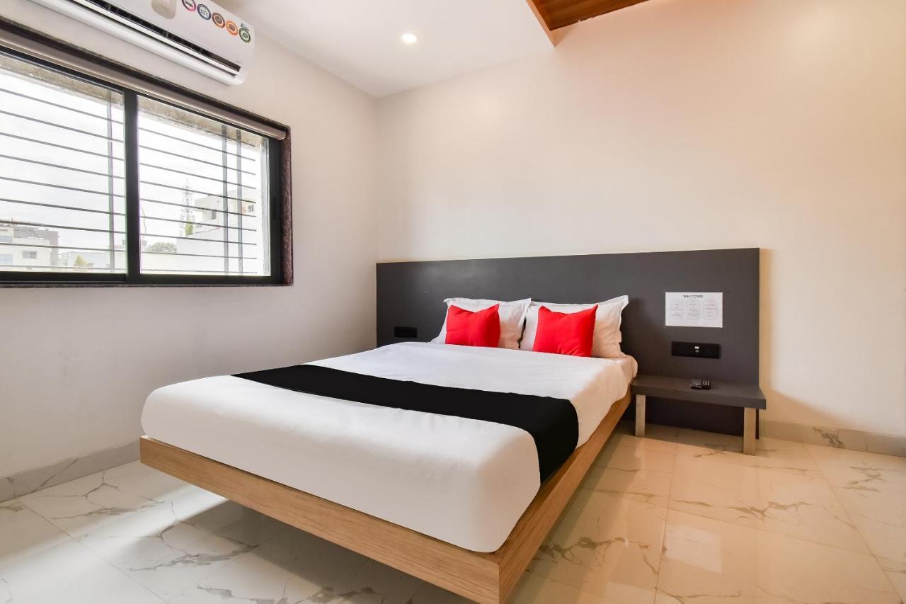 Capital O 71866 Hotel Ansh Aurangābād Extérieur photo